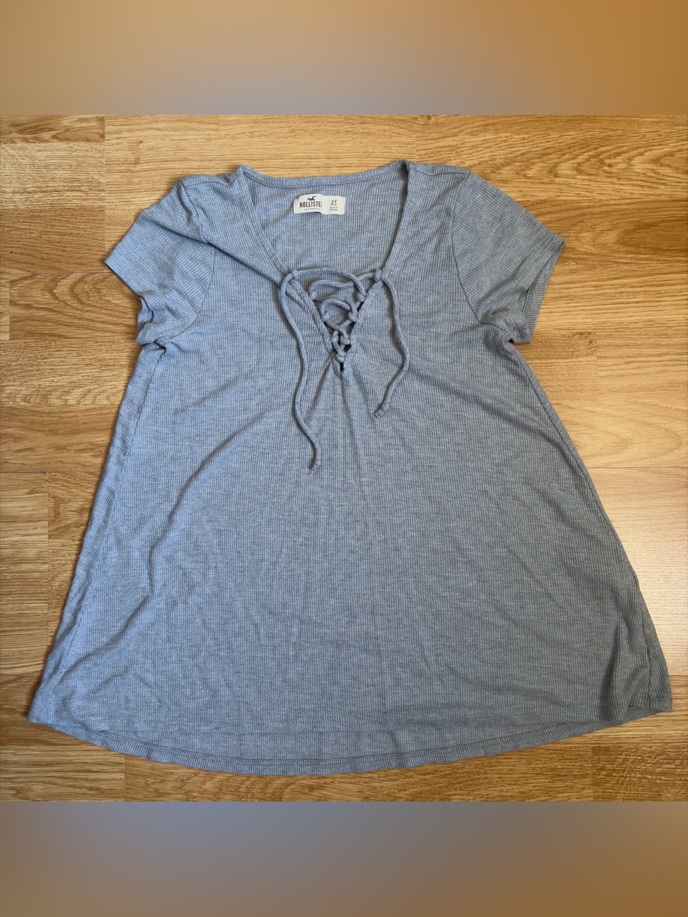 Hollister Women's Gray Lace-Up Ribbed Short Sleeve Tee